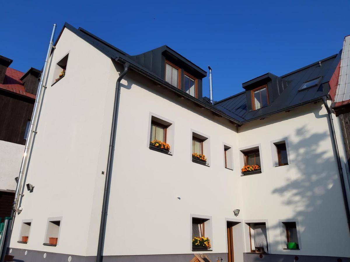 Apartmany Na Namesti Boží Dar المظهر الخارجي الصورة
